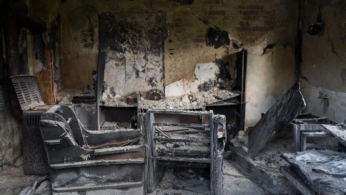Czy meble po pożarze i osmaleniu nadają się do czyszczenia?